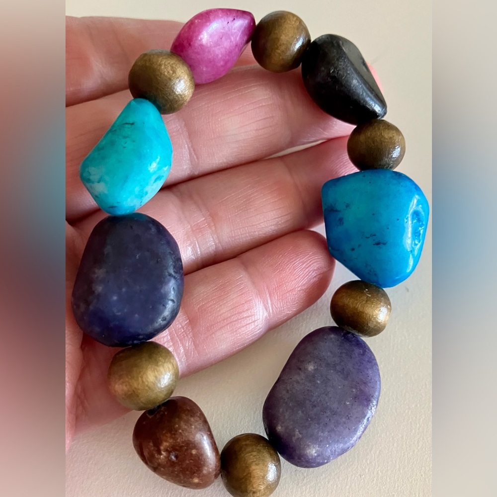 Multicolor Stone and wood Beaded elastic Bracelet, perfect condition, colorful